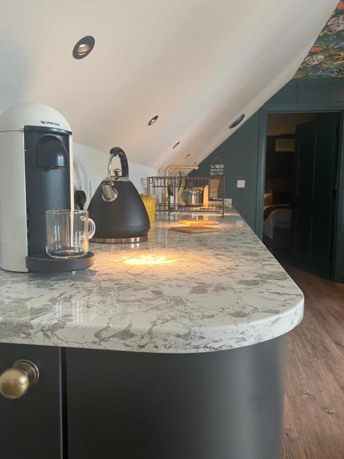Stylish One Bedroom Cotswold Coach House Tetbury Dış mekan fotoğraf