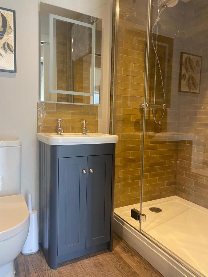 Stylish One Bedroom Cotswold Coach House Tetbury Dış mekan fotoğraf