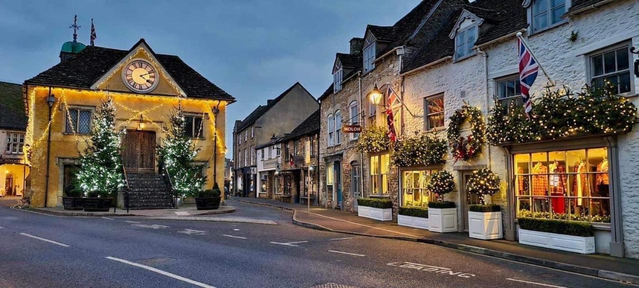 Stylish One Bedroom Cotswold Coach House Tetbury Dış mekan fotoğraf